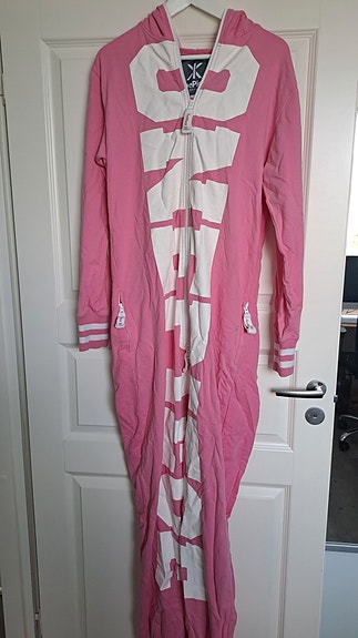 Onepiece haalarit