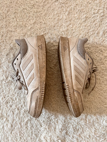 Adidas lenkkarit 34