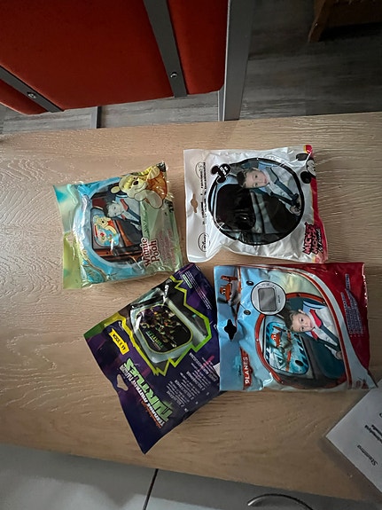 Lasten aurinkosuoja autoon
