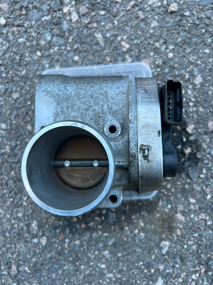 Fiat kaasuläpän kotelo