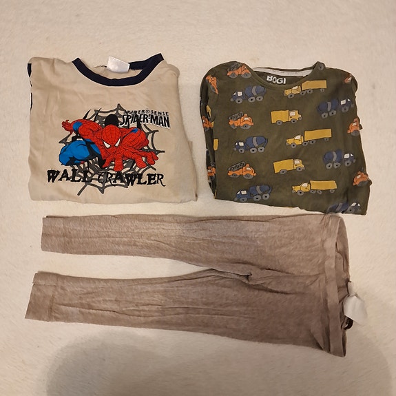 Spiderman paita, työautopaita, legginsit