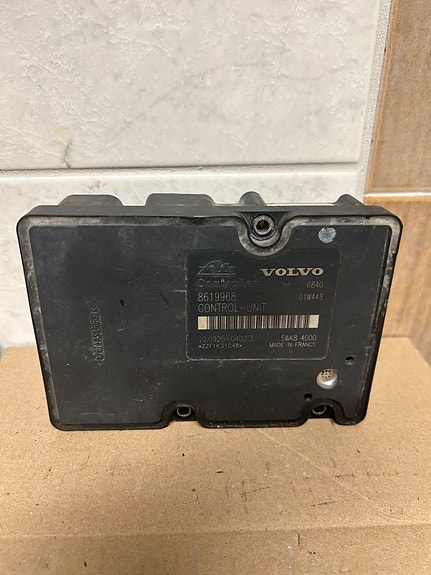 Volvo ABS yksikkö