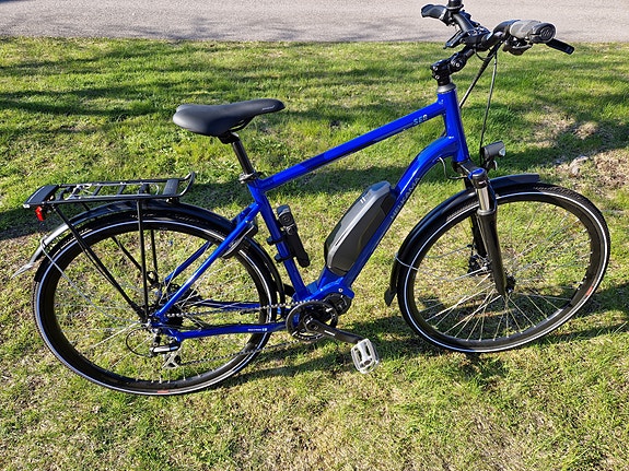 Myydään miesten 28 tuumainen Helkama SE8 e-Bike, 8-v.