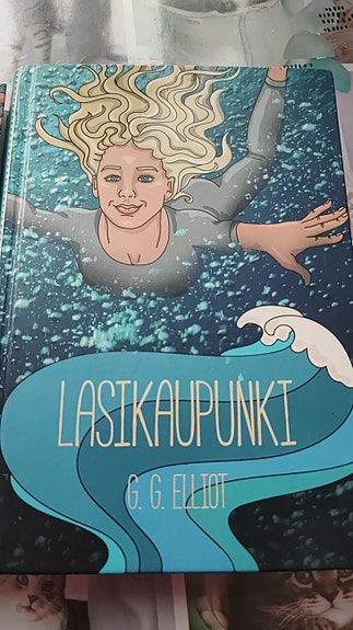 Kirjat -LASIKAUPUNKI sekä PALUU LASIKAUPUNKIIN osat 1 ja 2