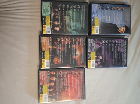 DVD boxit