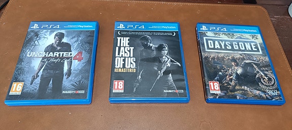 PS 4 pelit