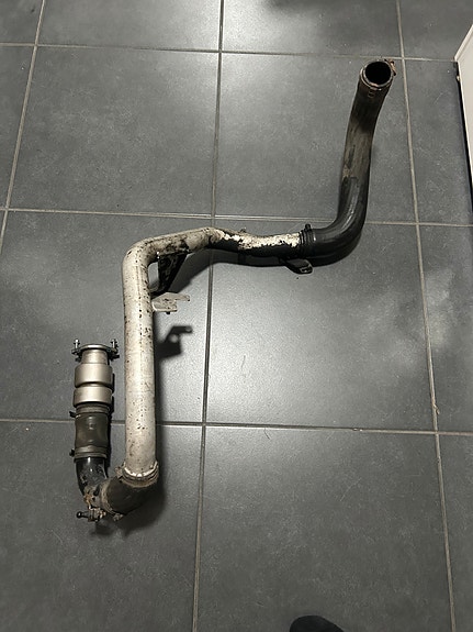 Volvo V40 mk2 D2 ahtoputki