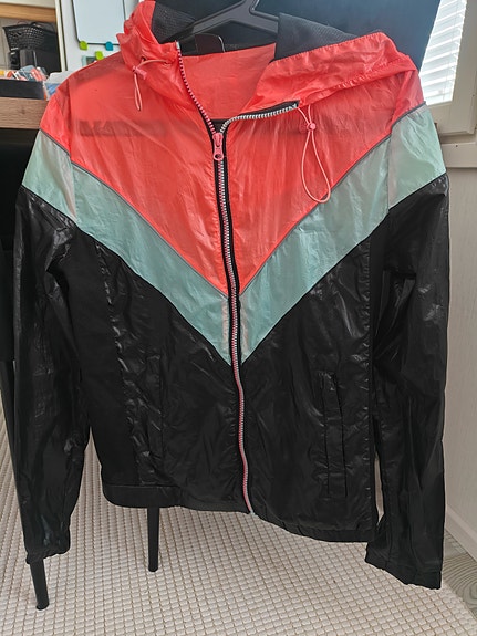 Gina tricot juoksutakki S
