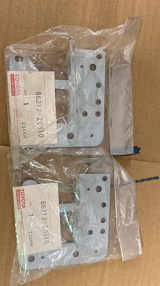 Toyota radion kiinnityslevy 86212-20310