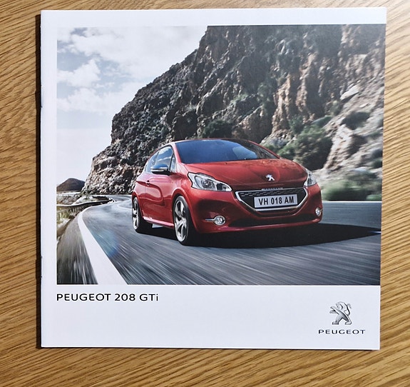 Peugeot 208 GTi -esite 2013