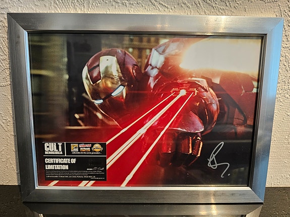 Robert Downey Jr. Aito nimikirjoitus