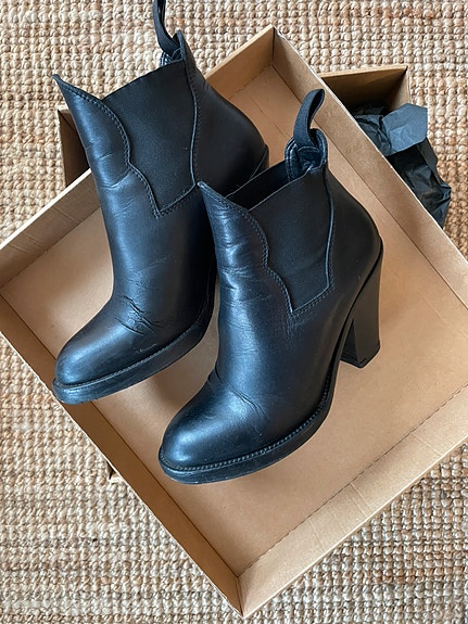 Acne Studios, Star festaribootsit, koko 39