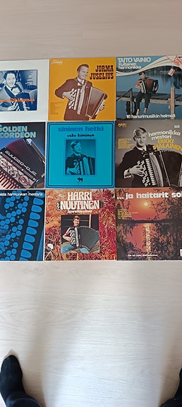 Harmonikka LP levyt vinyyliä