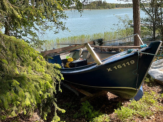 Merikarvialaismallinen lasikuidutettu vanha puuvene
