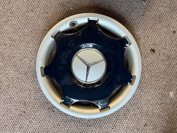 15” Mercedes-Benz pölykapselit