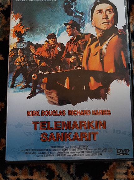 Sotaelokuva,Kirk Douglas