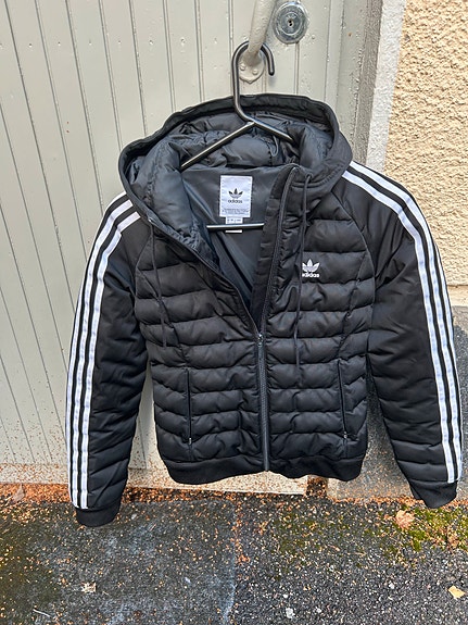 Adidas toppatakki koko 34
