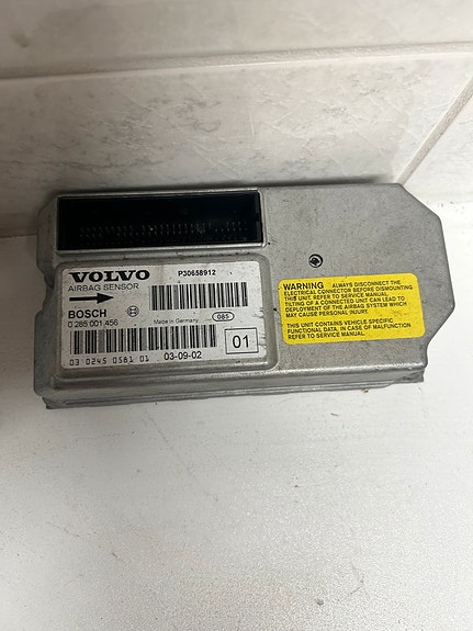 Volvon airbag ohjainyksikkö