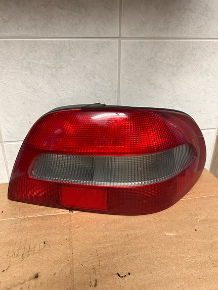 Volvo C70 oikeanpuolen takavalo