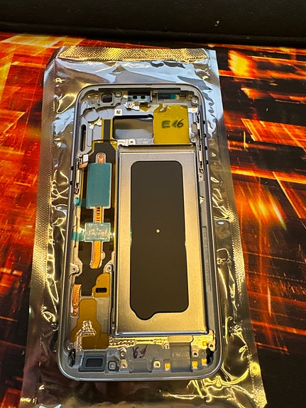 Samsung Galaxy S7 runko harmaa
