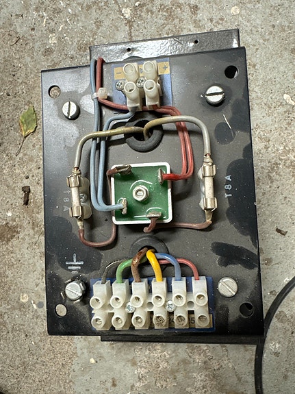 Virtalähde 24V DC / 5 A