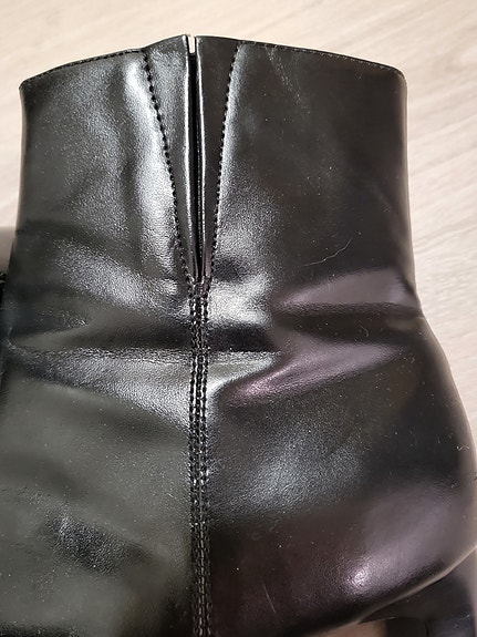 Viimeinen tarjous hinta. Iso paketti kengistä, vain kerran käytettyjä, koko 39