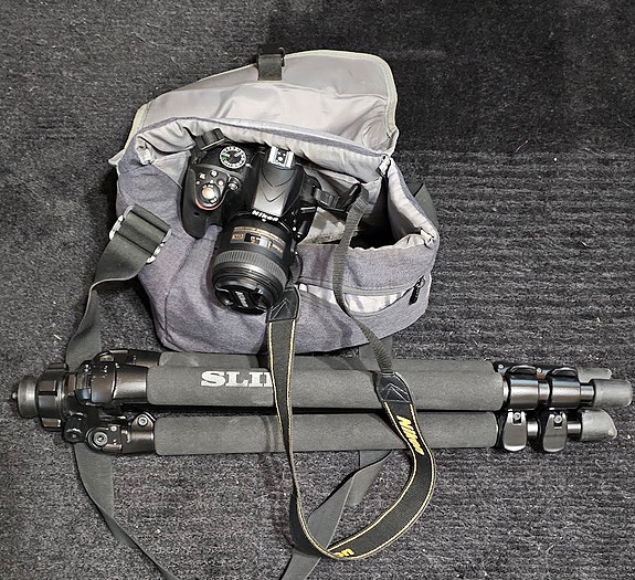 Nikon D3300 järjestelmäkamera + varusteet, täydellinen paketti