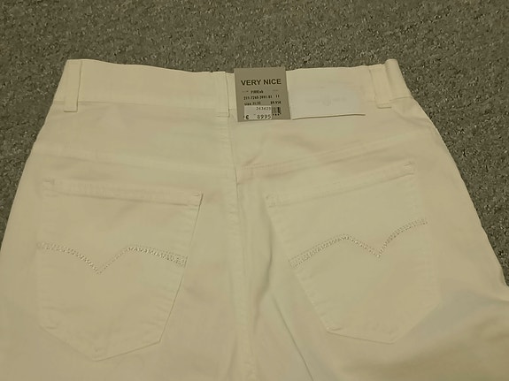 Uudet Very Nice Pirre eb farkut 31/32