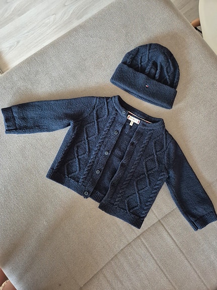 Hilfiger pipo ja neuletakki 80cm