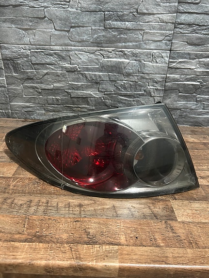 Mazda 6 vasen ulompi takavalo