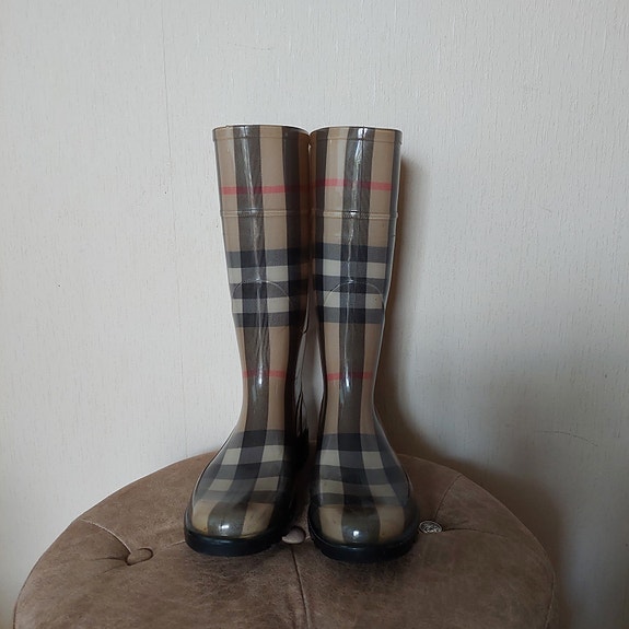 Burberry kumisaappaat