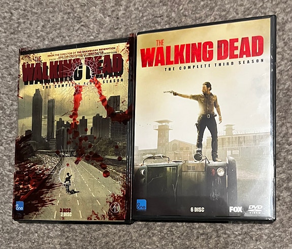 Walking Dead DVD-Boxit Kaudet 1 ja 3