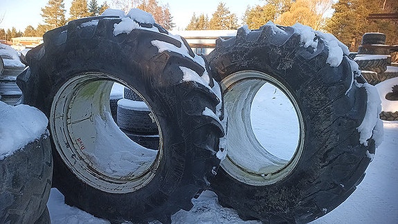 710/70R42 BKT renkaat 2kpl