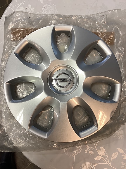 13265184 Pölykapseli Opel Corsa D/E 15”