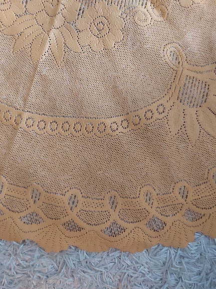 Keltainen, pyöreä pitsiliina 157 cm