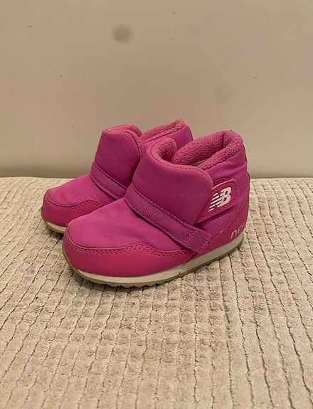 Koko 20 New Balance välikausikengät
