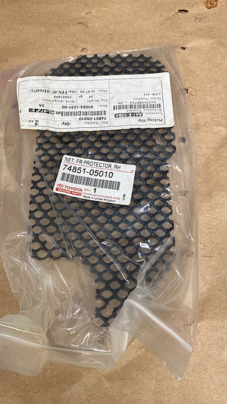 Toyota puskurin ilmaritilä 74851-05010