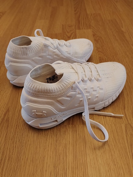 Naisten Under Armour juoksukengät