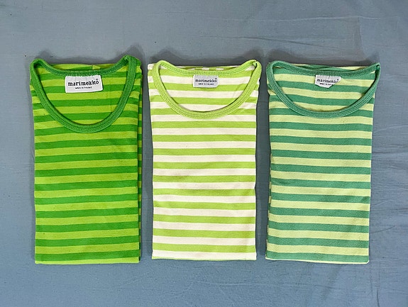 Marimekko tasaraita: lyhythihainen t-paita, koot 150 cm & S