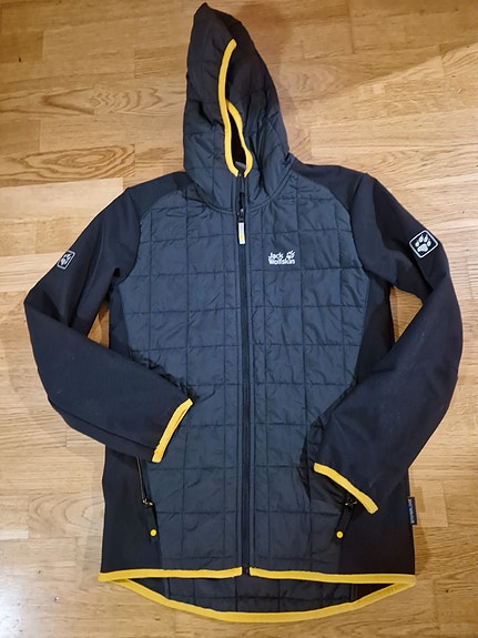 Jack Wolfskin ulkoilutakki 152