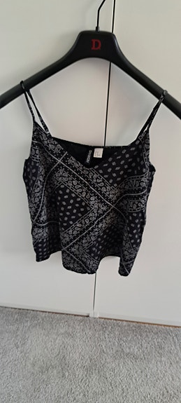 Tank top paita.