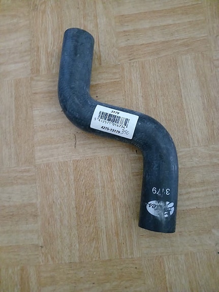 Toyota 2TG  ylävesiletku