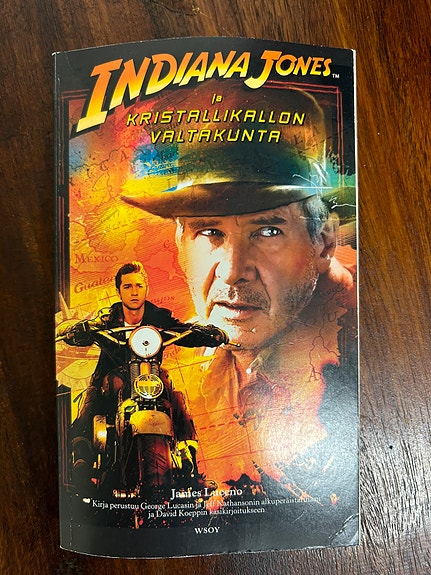 Kirja “Indiana Jones  ja kristallikallon valtakunta“