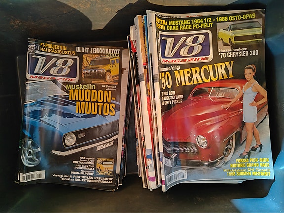 V8 magazine lehtiä