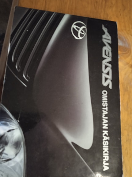 Avensis omistajan käsikirja