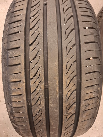 215/35R18 Landsail kesärengas 1 kpl