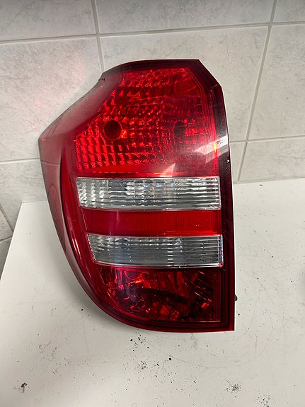 Kia Ceed 08 farmarin vasen ulompi takavalo