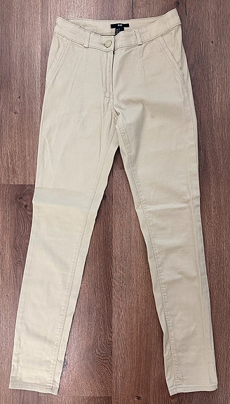 H&M beiget korkeavyötäröiset housut 34