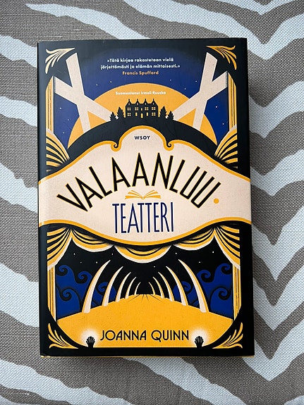 Joanna Quinn: Valaanluuteatteri, kovakantinen