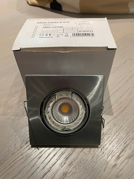 Led kattovalaisin